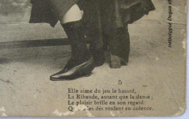 c.1920 CARTE POSTALE ANTIQUE REPRESENTANT UNE RIBAUDE...no.C dans Art et objets de collection  à Ouest de l’Île - Image 2