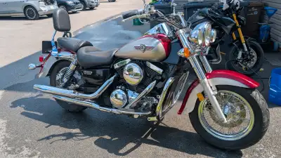 Moto très très propre pneu 20%dusure entre tien et huile fait batterie neuve possibilité d'échange c...