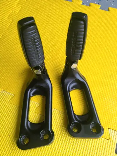 Night rod/vrod passenger footpegs Mount in great condition SOLD Front pegs $ 40