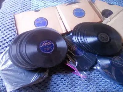 Vinyl Records / Disques Vinyles, View more