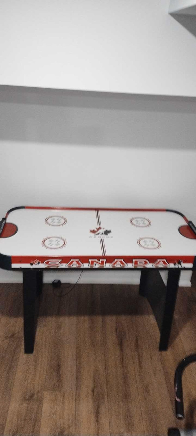 Air hockey table in General Electronics in City of Toronto - Image 2