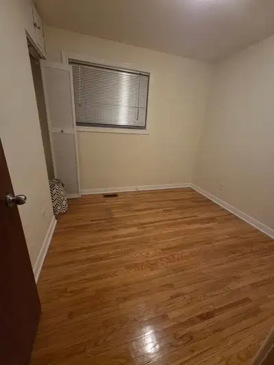 Freshly repainted room! Very clean and updated. Rental includes: Utilities (All) Laundry (Free-you p...