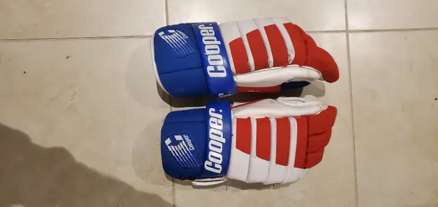 Various Hockey Equipment in Hockey in City of Toronto - Image 9