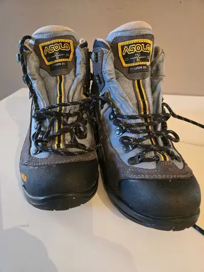 Asolo Fusion 85 Hiking Boots Women USA Size 8, View more