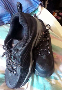 Moosehead CSA Approved Steel Toe Shoes: Size 7.5 **LIKE NEW**