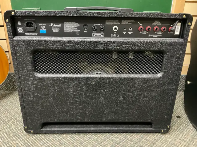 MARSHALL DSL40CR TUBE AMP 40W IN GREAT SHAPE in Amps & Pedals in North Bay - Image 5
