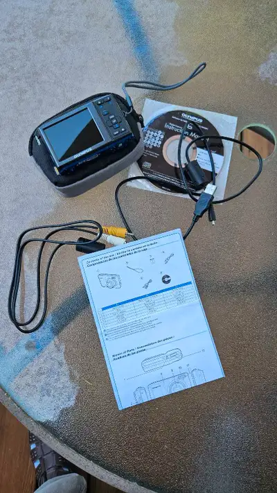 Olympus FE-47 digital camera, View more