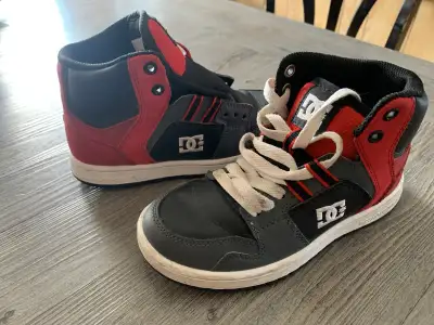 DC Shoes size UK boys 13 or US 1, View more