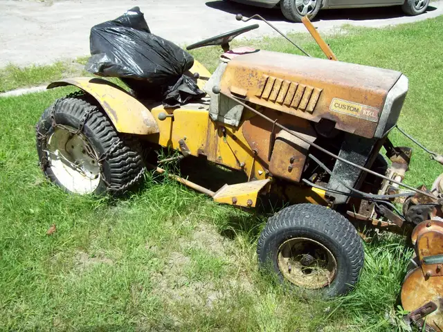 Vintage 1970's Sears Riding Lawn tractor / Snowblower Attachment in Snowblowers in Trenton - Image 4