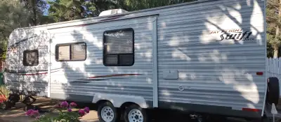 Excellent condition 2012 Jayflight Swift model 267BHS. Lightweight and half ton towable. Features wa...