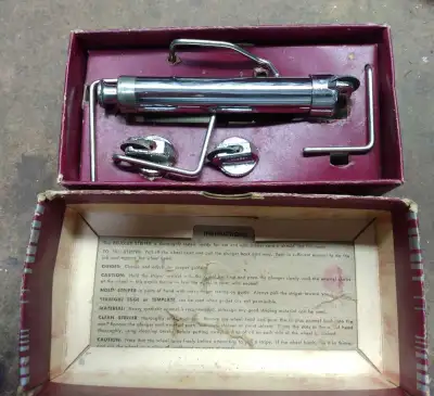 VINTAGE BEUGLER STRIPER PINSTRIPING TOOL, View more
