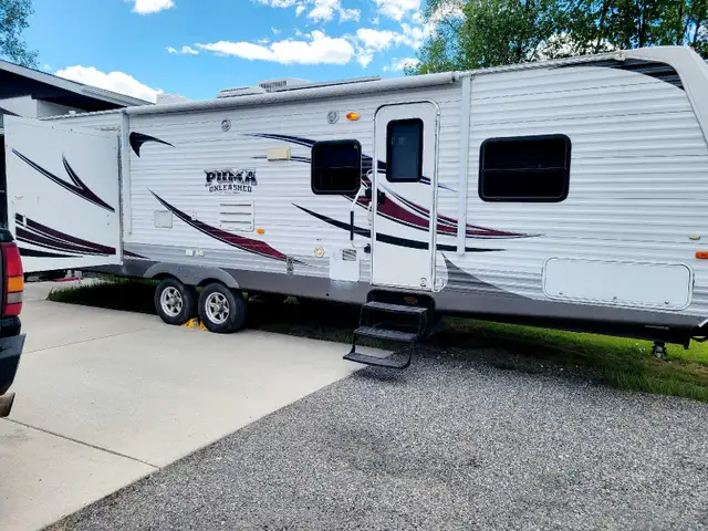 Rare find!! wheelchair accessible trailer in Travel Trailers & Campers in Terrace - Image 3