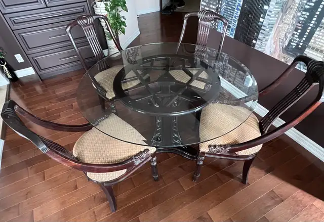 Teak and glass dining set in Dining Tables & Sets in Markham / York Region - Image 5