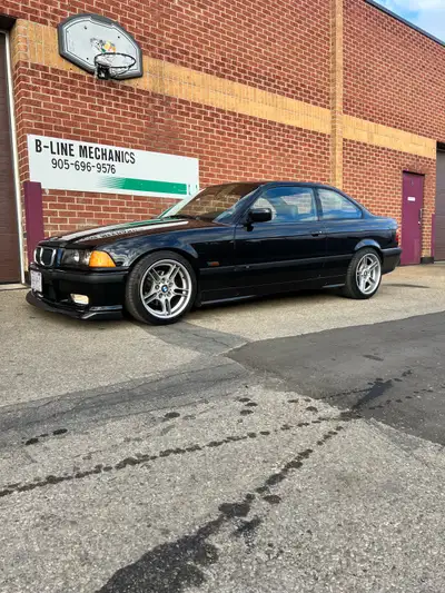 1995 BMW 325is Coupe | 5-Speed Manual | 121,000 km | Enthusiast-owned 1995 BMW 325is E36 coupe finis...