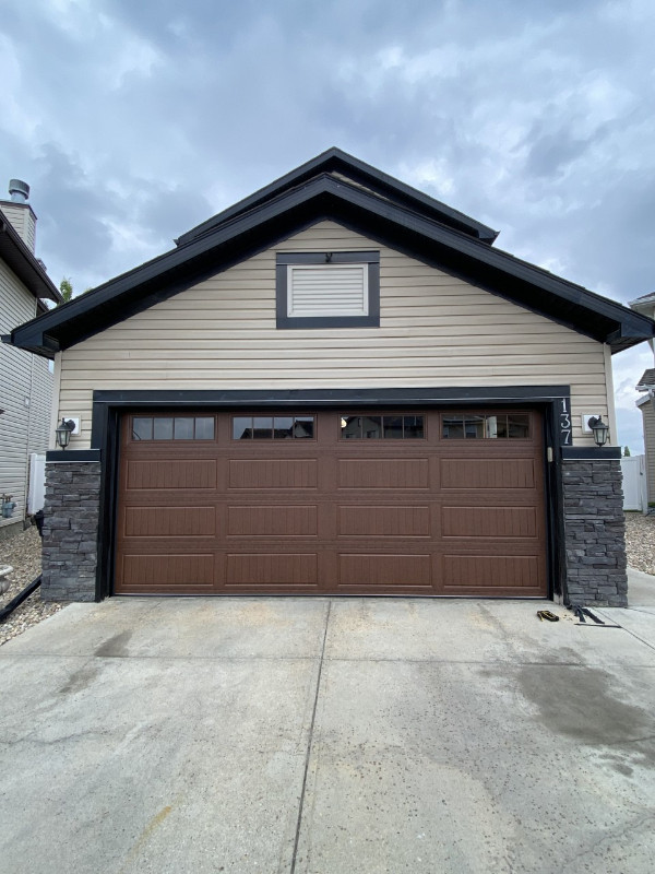 NEW garage doors installed in Garage Doors & Openers in Calgary - Image 4