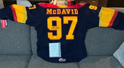 Connor Mcdavid UPPER DECK COA CCM PRO, MADE IN CANADA JERSEY Erie Otters Plz text for quick response...