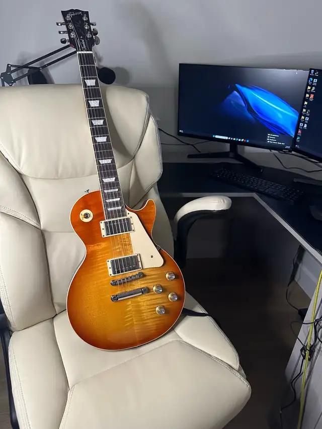Gibson Les Paul standard  in Guitars in Fort McMurray - Image 3