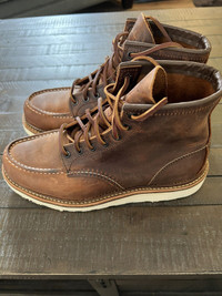 Redwing Heritage Classic Moc Toe Boots