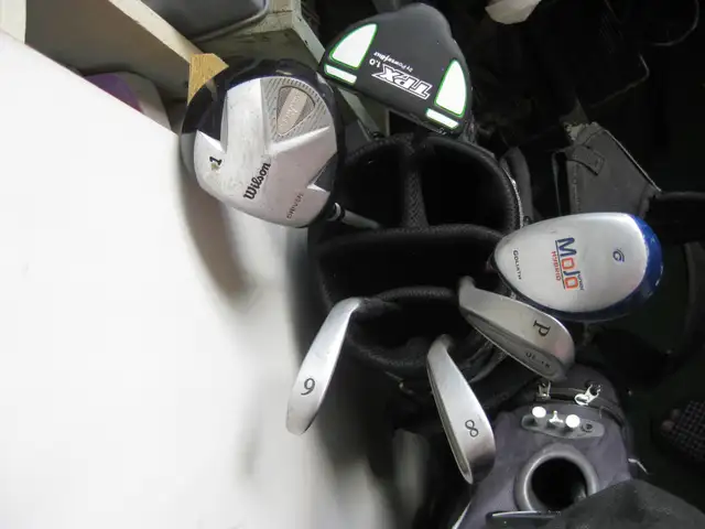 BOYS / GIRLS GOLF SET, AGE 9 TO 12 , LEFT HAND in Golf in Mississauga / Peel Region - Image 6