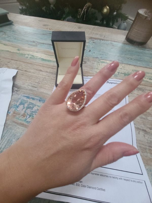 9.67 carat Morganite Ring and 0.79 carats of diamonds for sale! in Jewellery & Watches in Markham / York Region - Image 4