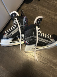 Bauer x200 Skates Size 8.5 New Condition