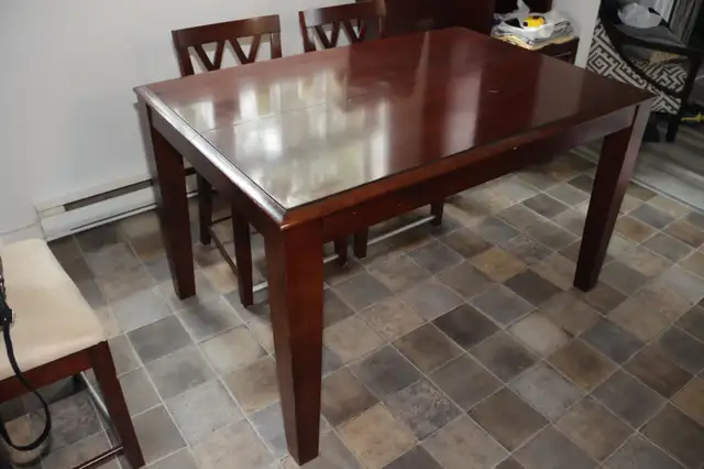 Dining table - brown in Dining Tables & Sets in Moncton - Image 2