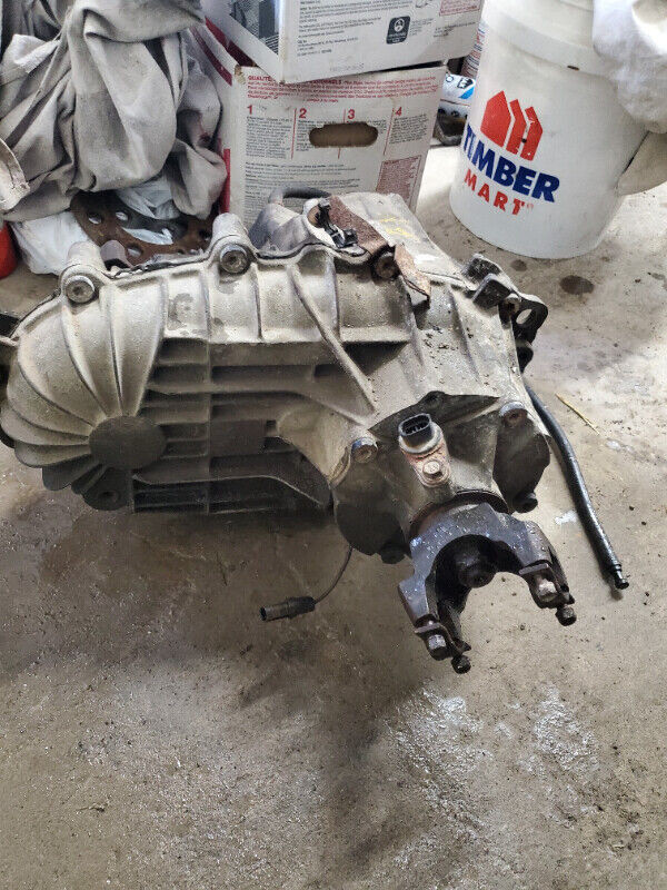 1999 chev 3500 Transfer case in Transmission & Drivetrain in Peterborough - Image 2