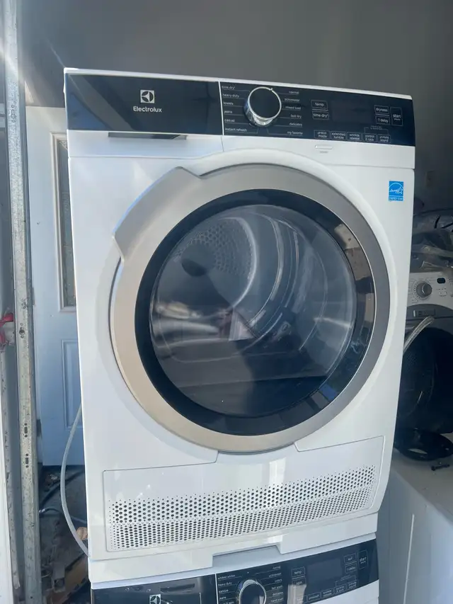24 inch ventless WAsher electric dryer set in Washers & Dryers in Mississauga / Peel Region - Image 3