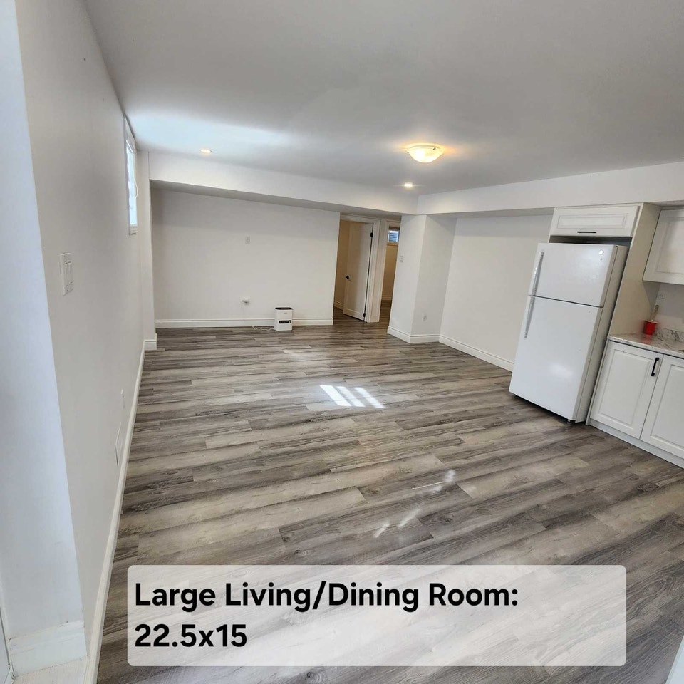****** 2 Bedroom Apartment for IMMEDIATE OCCUPANCY ****** 2