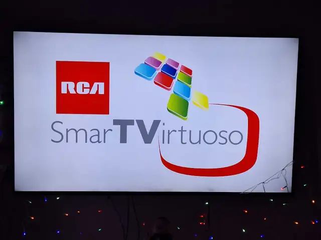 RCA tv + wall mount  in General Electronics in Ottawa - Image 3