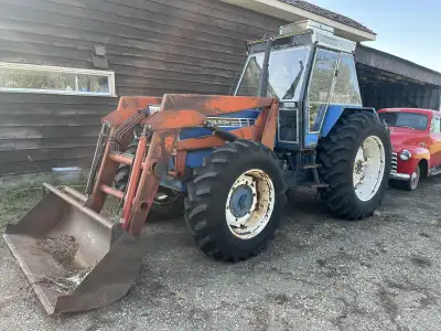 Universal tractor 1010 100hp New clutch Runs whole 3 pt hitch New glass Front end loader