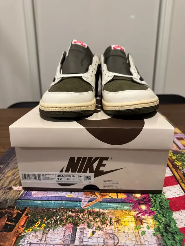 Jordan 1 low Travis Scott Olive 12m in Men's Shoes in Markham / York Region - Image 6