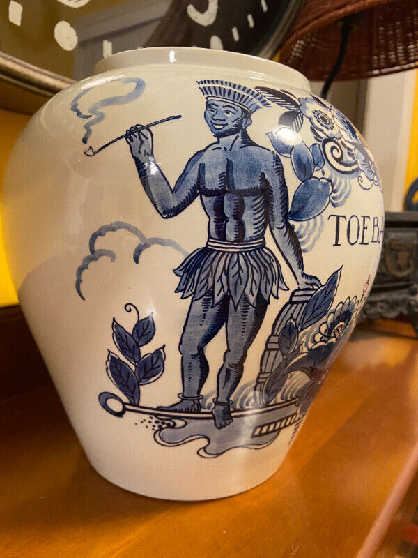 Vintage Delft Blue ToeBack Goedewaagen Gouda Holland Tobacco Jar in Arts & Collectibles in Oshawa / Durham Region - Image 3