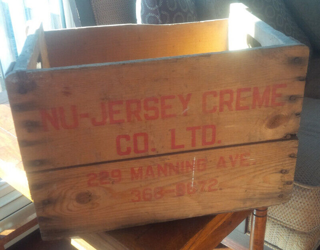 Old Wood Crate: Nu-Jersey Creme Co. Ltd. 229 Manning Ave Toronto in Arts & Collectibles in Stratford