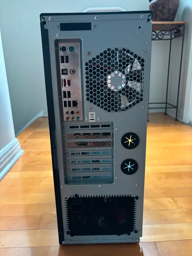 Gaming PC + Mechanical Gaming Keyboard in Desktop Computers in City of Montréal - Image 8