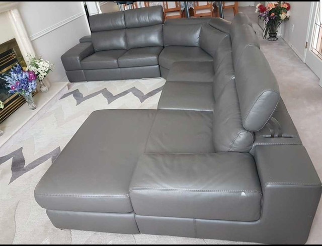 High-end sectional like new  in Couches & Futons in Kamloops - Image 2