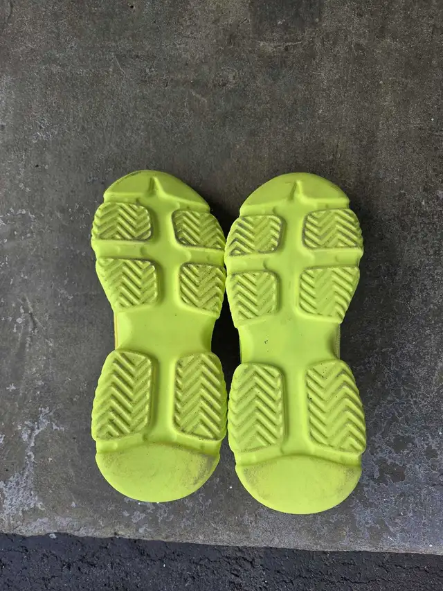 Women's Running Shoes Size 8 in Women's - Shoes in City of Montréal - Image 4