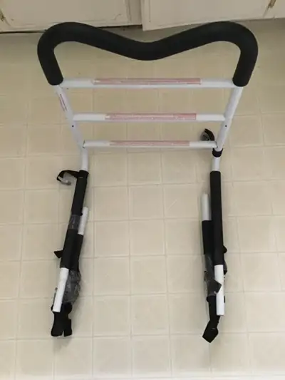 In mint condition, barely used. This rail assist was super handy in helping my elderly parent gettin...