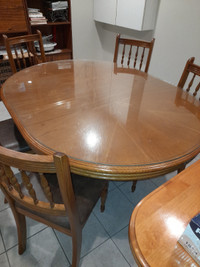 Solid Oak Dining Set - like new- with glass top protector