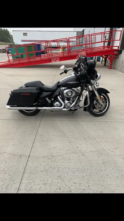 2011 Harley-Davidson Street Glide – Clean, Powerful Touring Bike Selling my 2011 Harley-Davidson Str...
