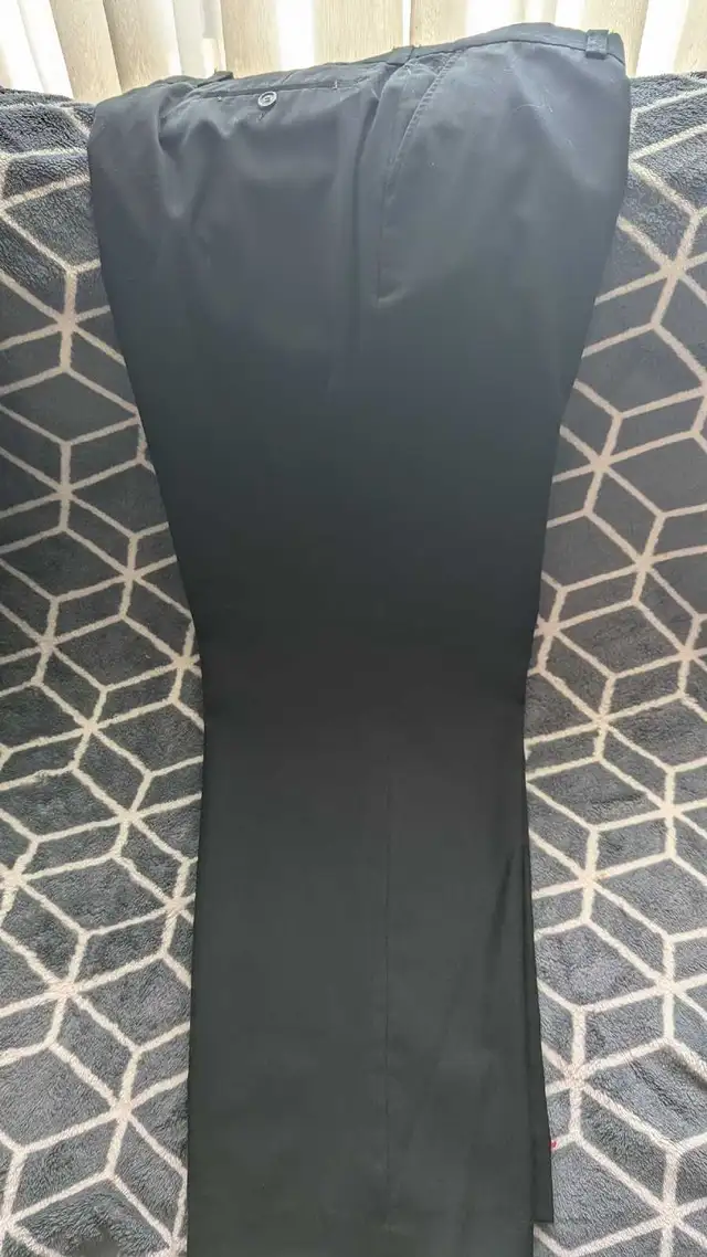 2 VanHeusen mens pants size 38 in Men's in Edmonton - Image 4