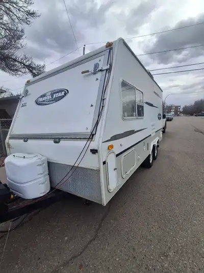 DUAl Batteries DUAL propane tanks Air conditioner Solar panel Sleeps 8