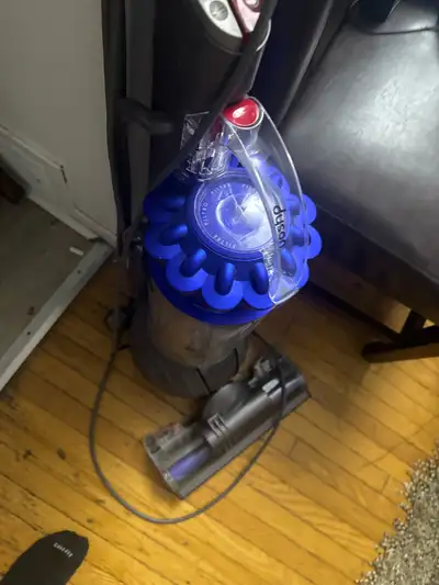 Works well Selling because I have one already It was $700 but cuz I only have the vacuum and it work...