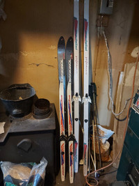 3 Cross country ski's n 1 regular set of skis