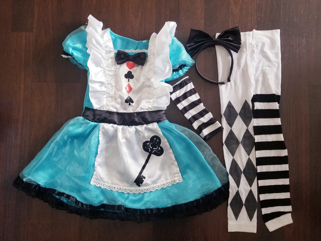 Alice in Wonderland costume size 6-7 in Costumes in Lethbridge