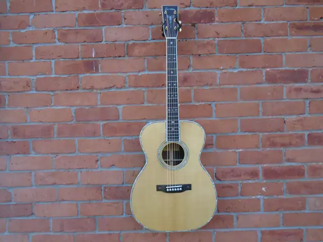 Eastman E40OM-TC guitar . B stock instrument in a mint condition in Guitars in Ottawa - Image 2