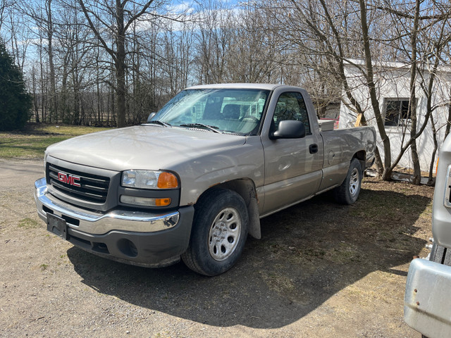 2006 GMC in Cars & Trucks in Brockville