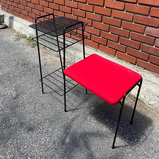 Étagère et table téléphone vintage atomique en métal in Other Tables in City of Montréal - Image 4