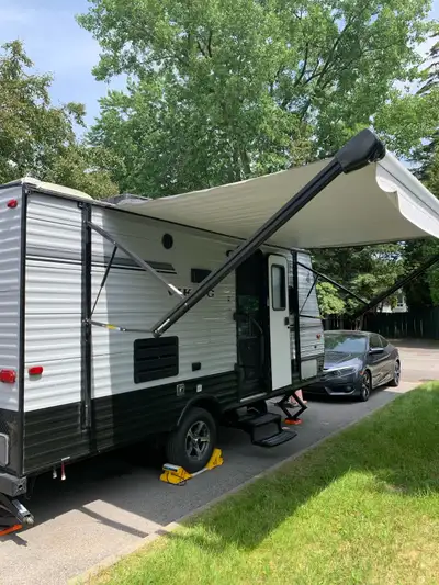 Je mets en vente ma Roulotte Viking 17FQS 2019, une option idéale pour les aventuriers en quête de c...