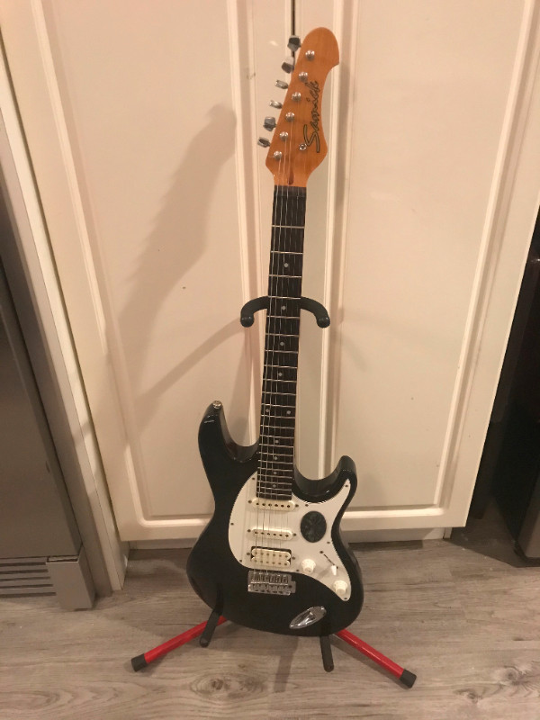 Black Samick Cross Gun Electric Guitar in Guitars in Burnaby/New Westminster